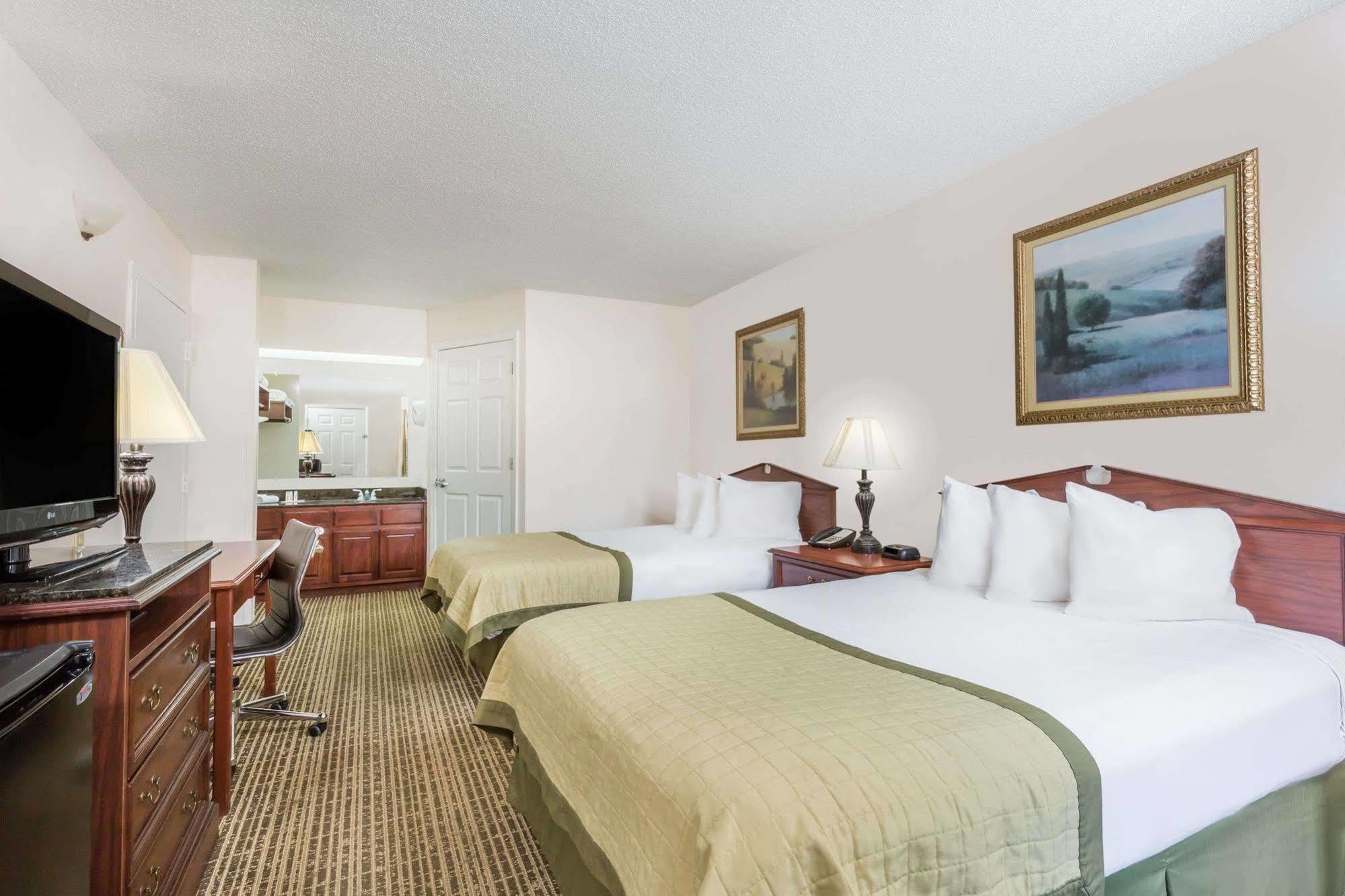 Baymont By Wyndham Eden Motel Eksteriør billede