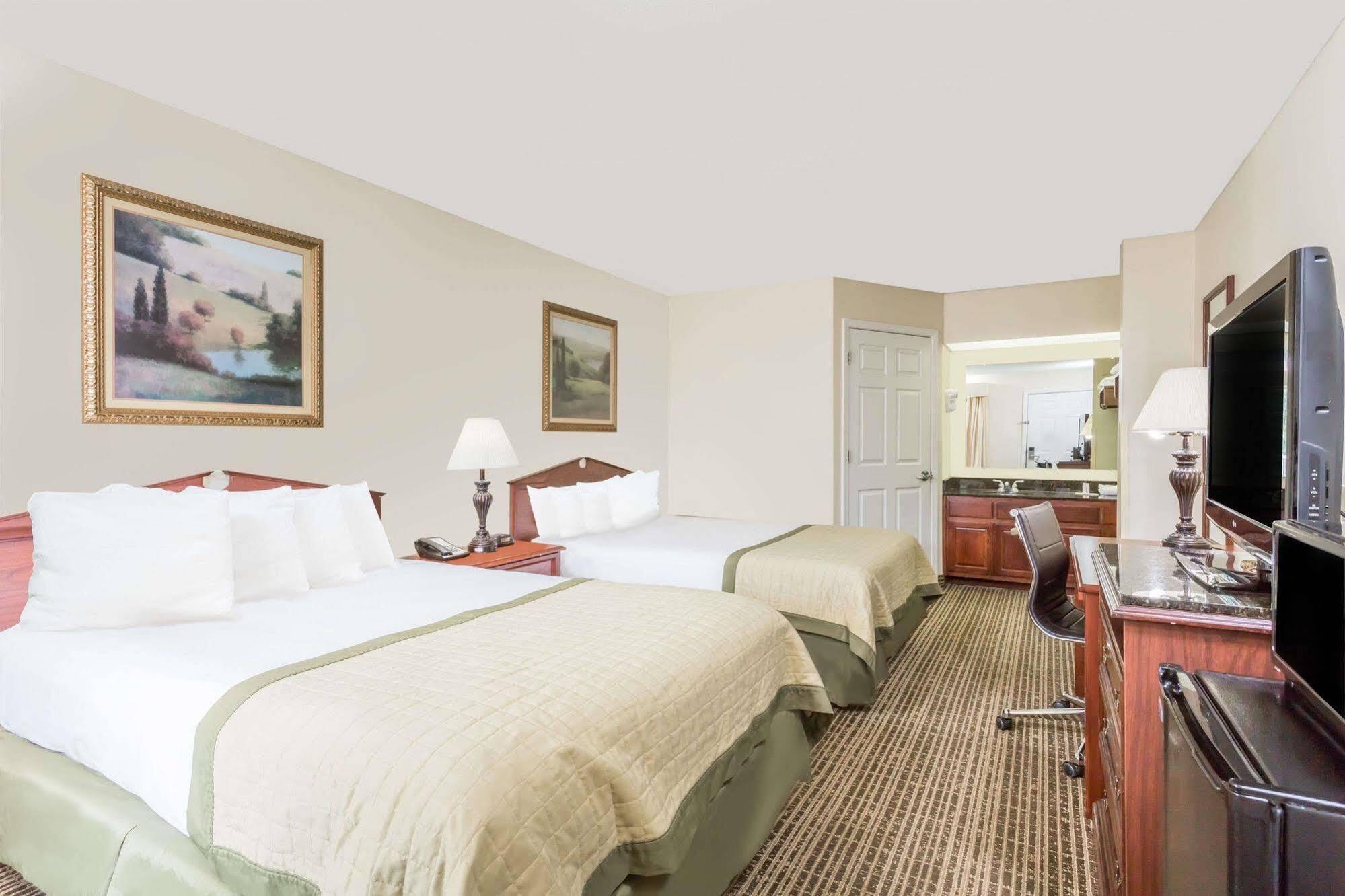 Baymont By Wyndham Eden Motel Eksteriør billede